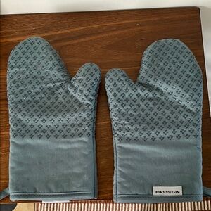 KitchenAid Blue Oven mitts